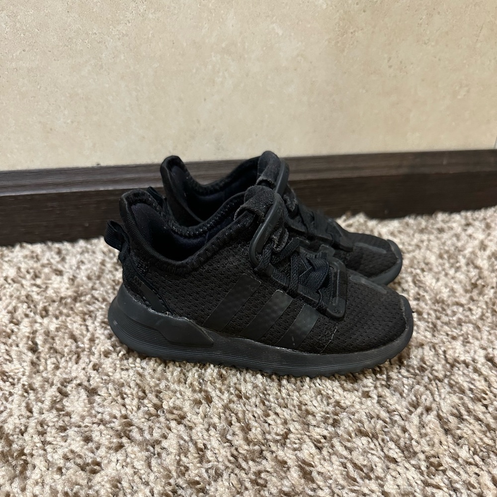 Toddler Adidas shoes, size 7C boys